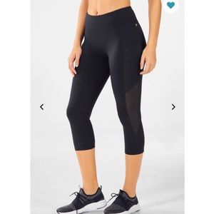 NWT Fabletics | Trinity Mid-Rise Pocket Crop size S
